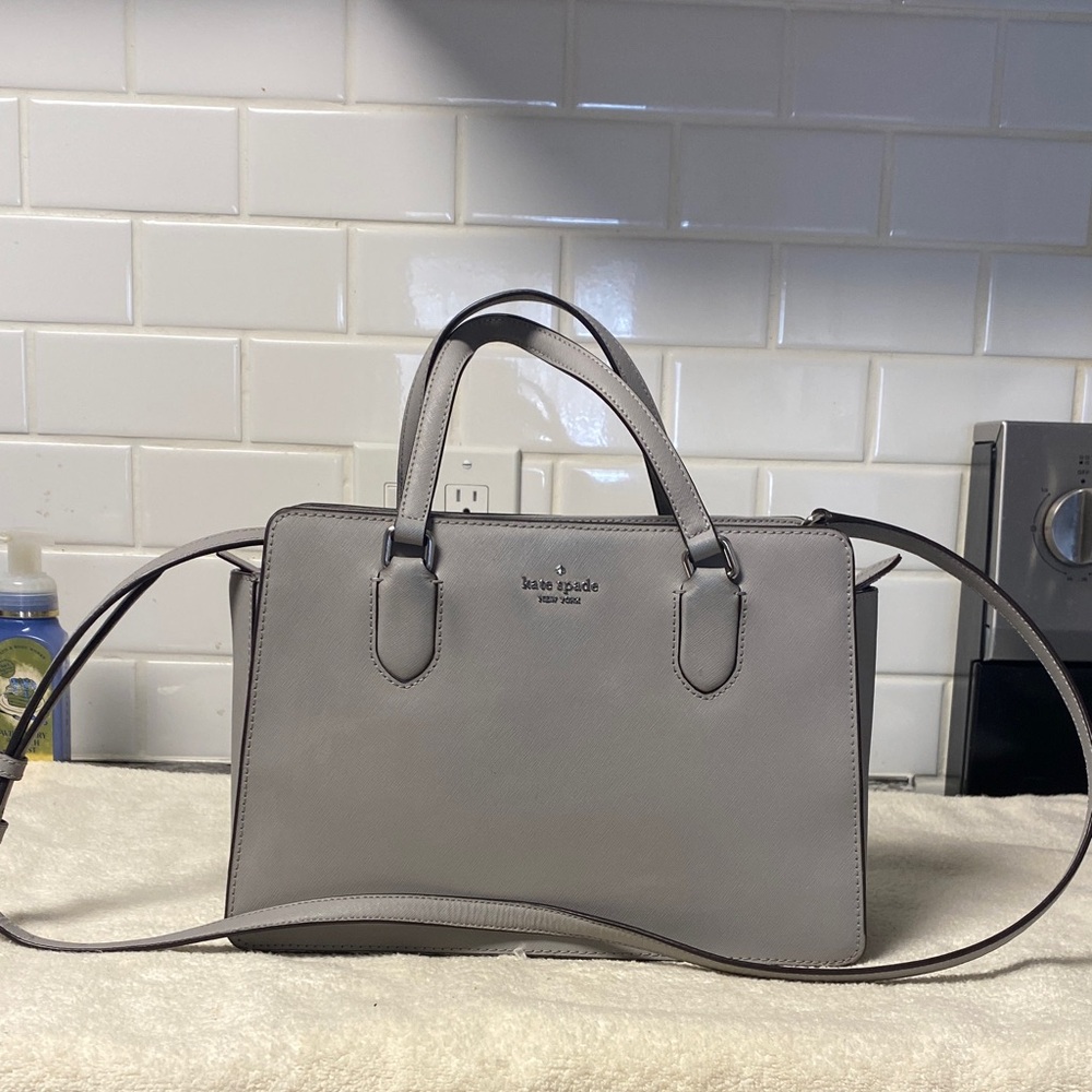 Kate Spade Elegant Gray Shoulder bag